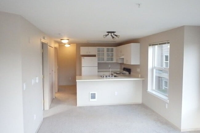 Building Photo - Spacious 2 Bedroom/2 Bath Apartment in First Hill Unit 303