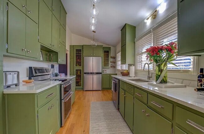 Photo - 4135 Hunt St SW