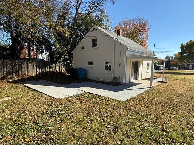 Photo - 2608 Dorchester Dr NW