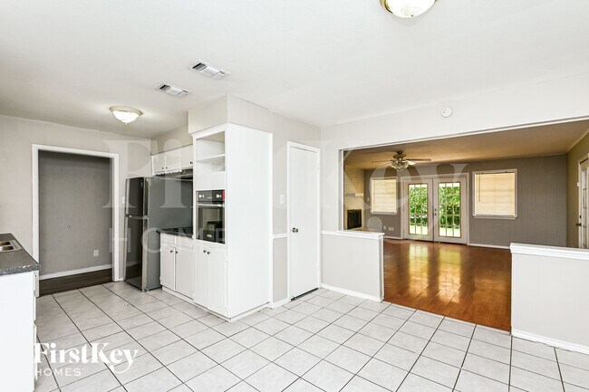 Photo - 2908 Portales Dr