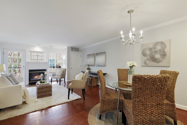 Photo - 6932 Fairfax Dr Unit 202