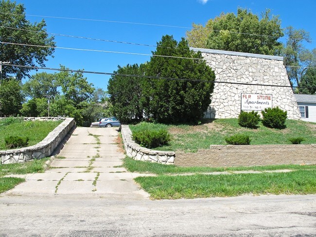 Photo - Flagstone Apartments