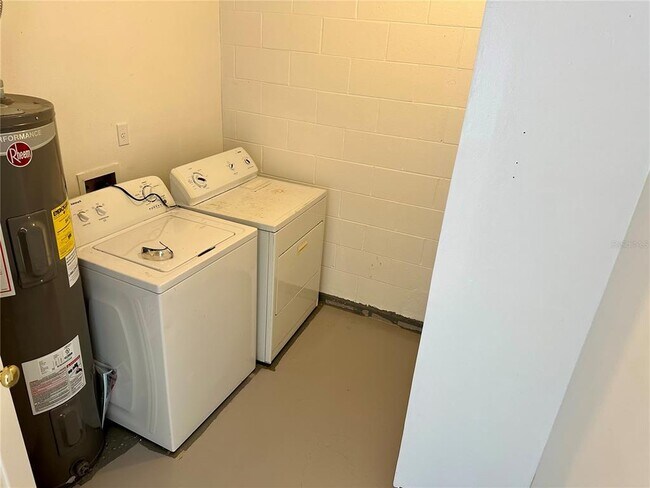 Photo - 1717 Chatham Cir