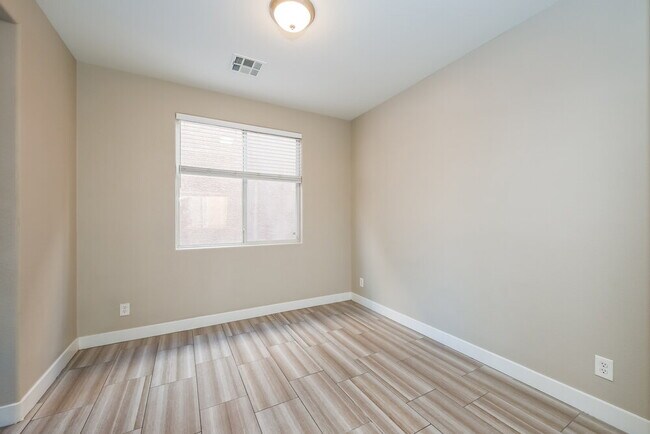 Photo - 8717 S Evan Lilas St