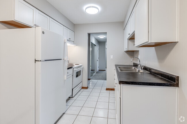 Interior Photo - Goldenstar Rental