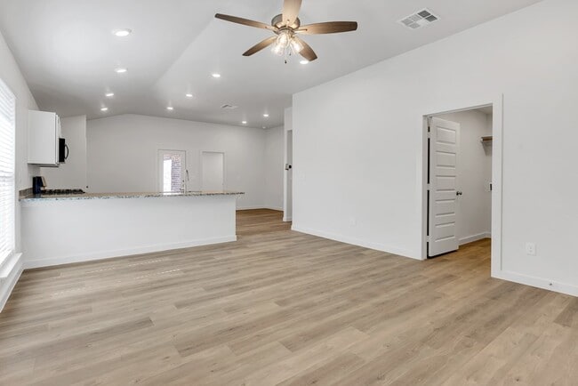 Photo - 6333 Poppy Dr