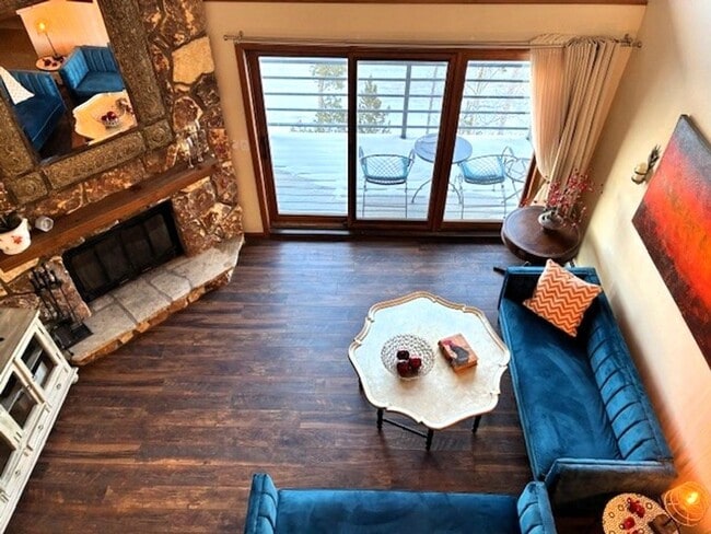 Building Photo - Long Term Rental- Buffalo Ridge/Village 403CC Unit 403CC