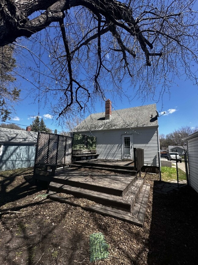 Photo - 1538 10th St N