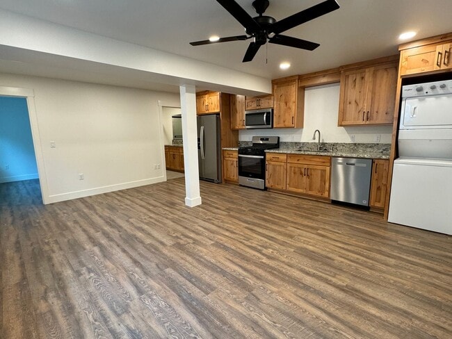 Photo - 848 W 1st Street