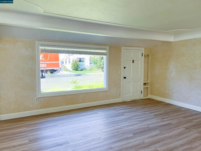 Photo - 192 Viewmont Ave