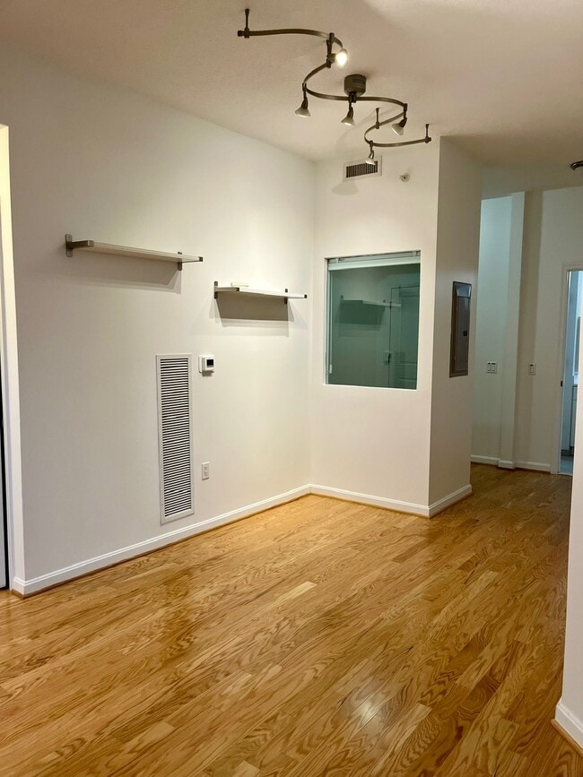 Photo - 1390 Kenyon St NW Unit 530