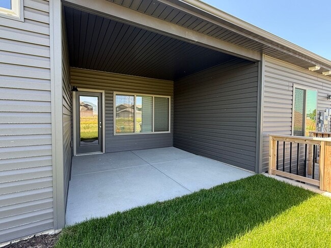 Photo - Brand new construction 3 bed/3 bath ranch townhome in North Lincoln