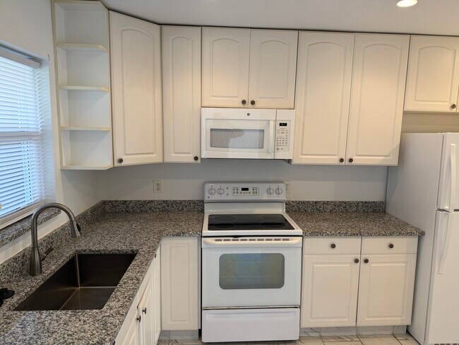 Photo - 5780 Fernley Dr