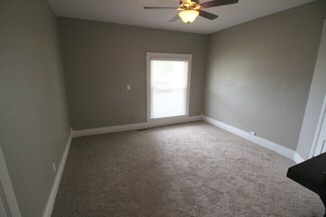 Photo - 3 bed 2 bath Campus Rental