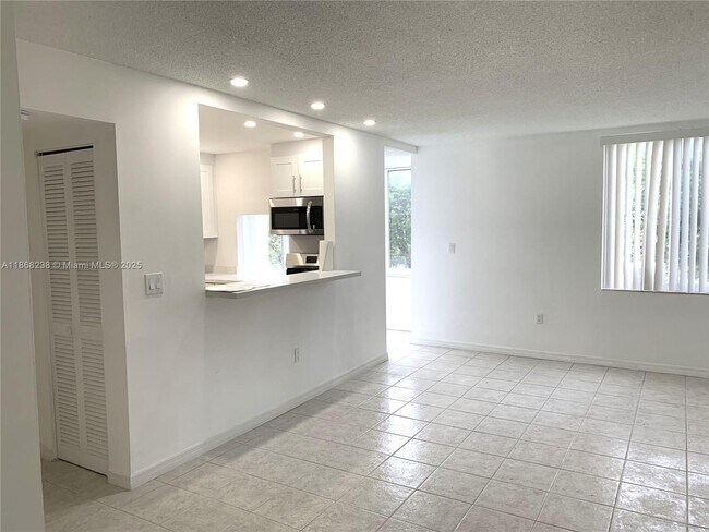 Photo - 250 180th Dr Unidad 203