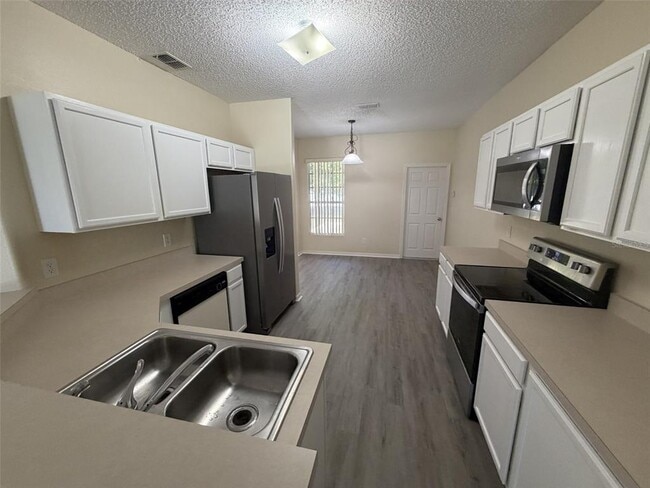 311 Sunset View Dr