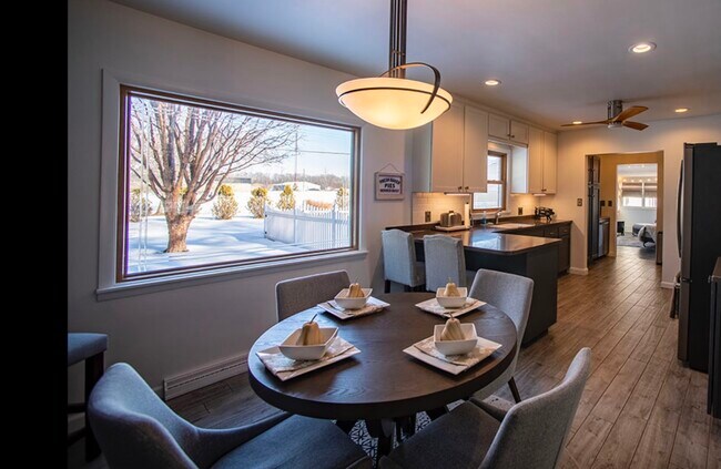 Photo - 257 Manor Dr