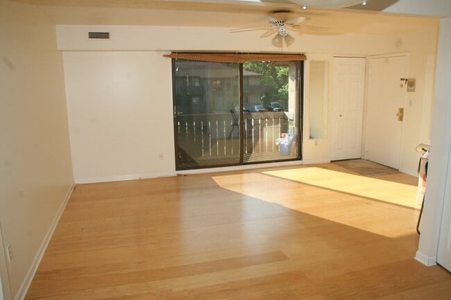 Living room - 11015 Lake Ave Unit 8
