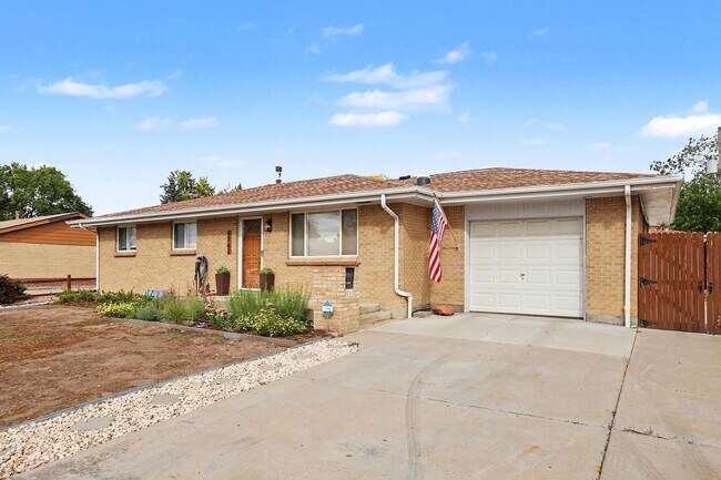 6762 Harlan St