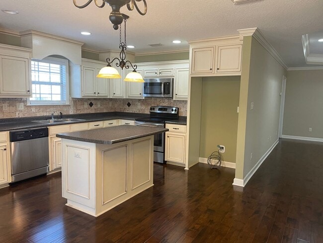 Photo - Check Out This 3BD/2B Home!!