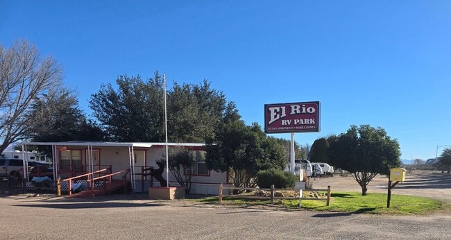 Photo - Cozy & Fresh Studio Apartment Unit C - #6