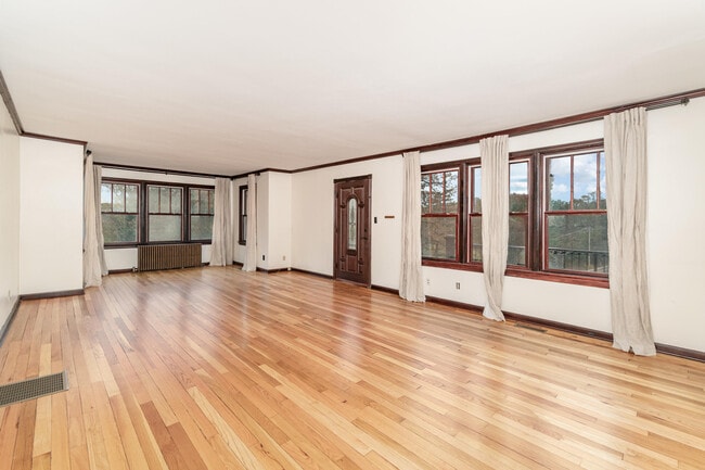 Photo - 508 Farrell Dr House