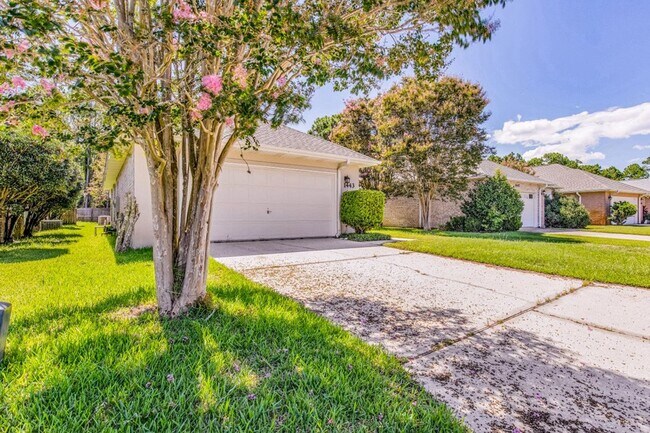 Photo - Great Home in the Tiger Point community of Champions Green!