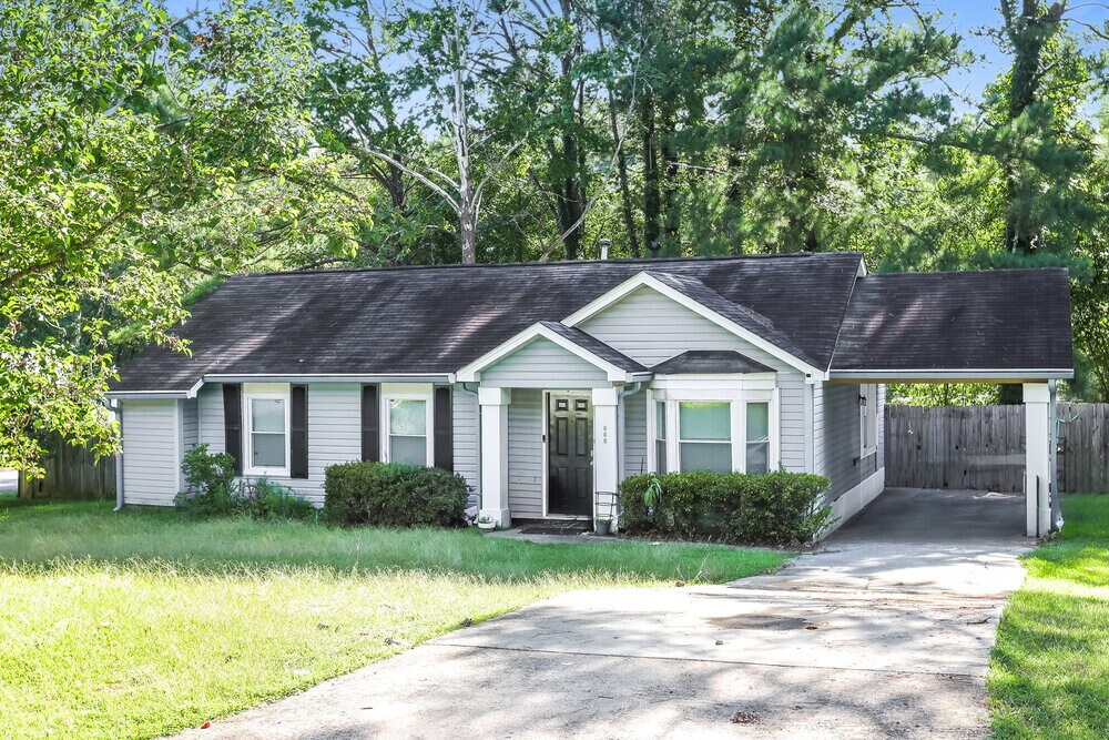 Photo - 660 Utoy Cir SW