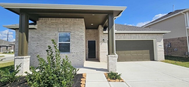 Building Photo - 8442 Bay Oaks Dr