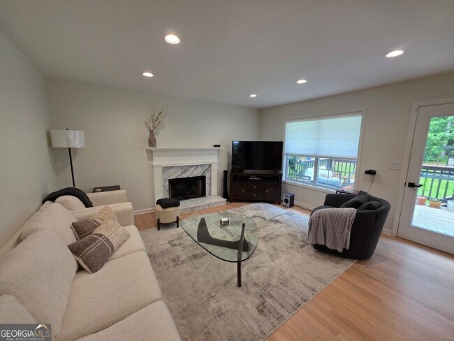 Photo - 100 Bedford Forrest Dr