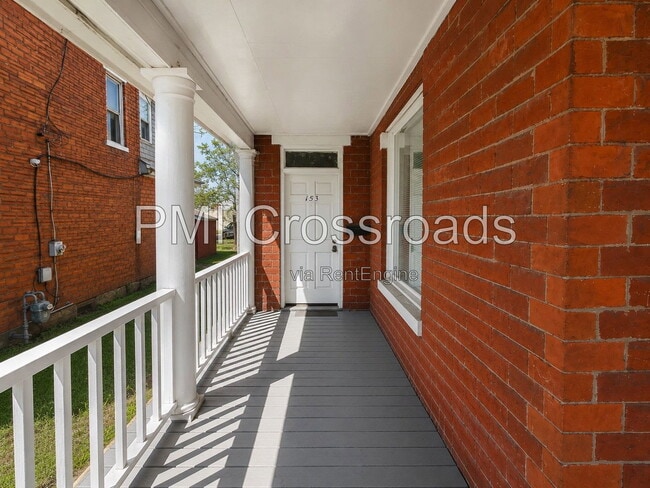 153 S Cypress Ave