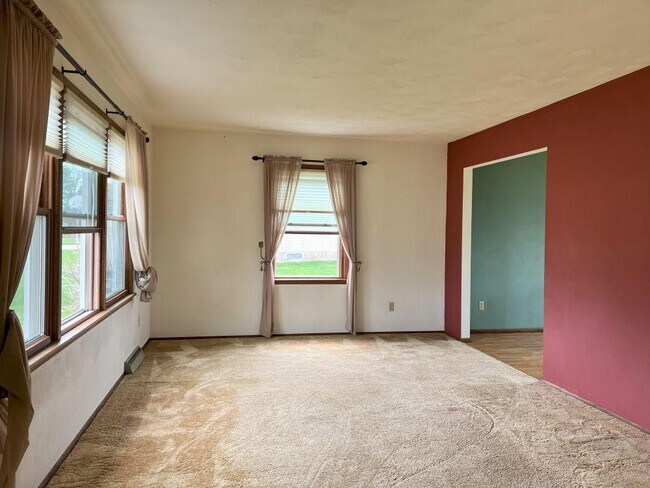 Photo - 1602 Meadow Ln