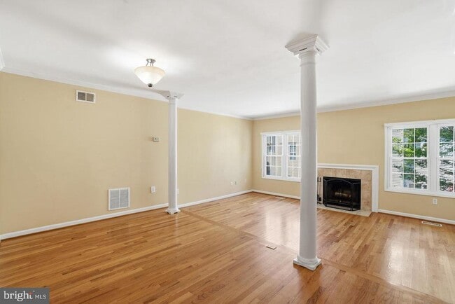 Photo - 2391 Hunters Square Ct
