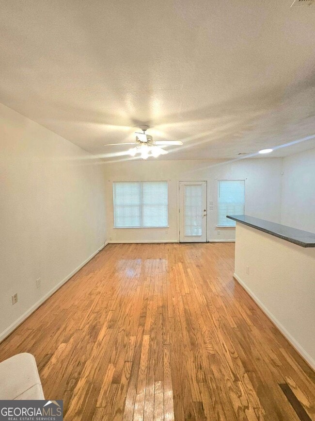 Photo - 322 Brookview Dr