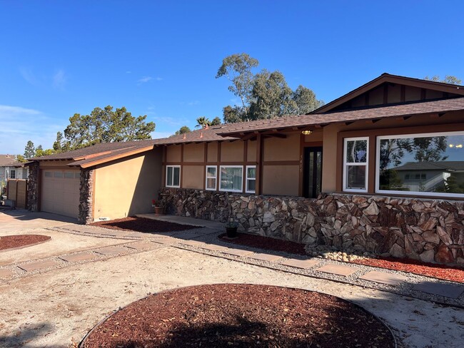 Freshly remodeled 4 bedroom, 2 bath single... - Freshly remodeled 4 bedroom, 2 bath single... House