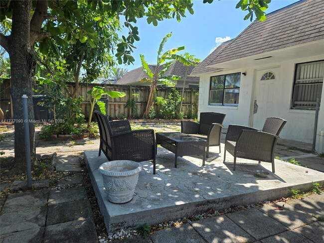 Photo - 1515 NW 8th St Apartment Unit 1517