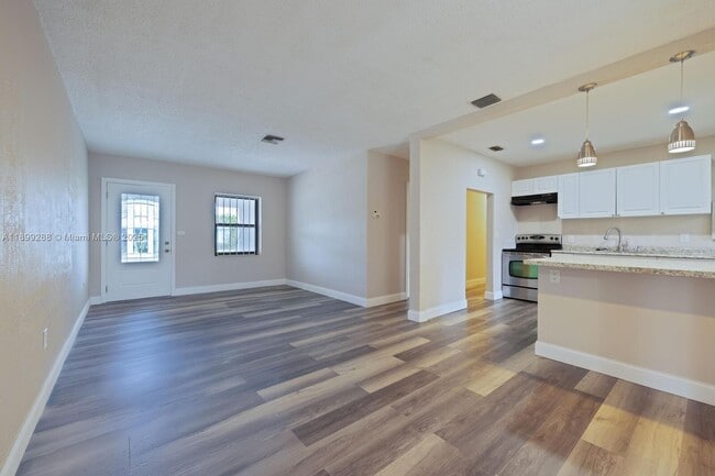 Photo - 14110 Van Buren St