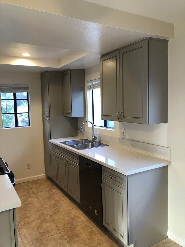 Photo - 500 S 3rd St Unidad #B