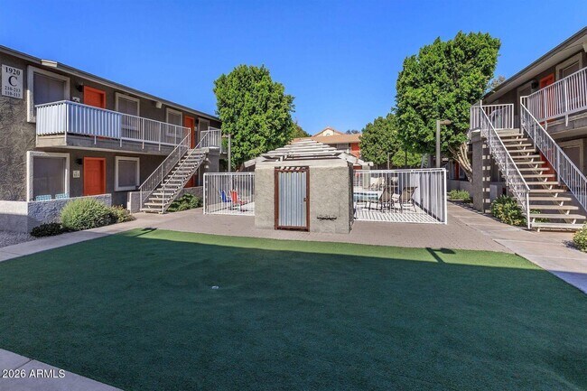 Photo - 1920 E Hayden Ln Unidad 104