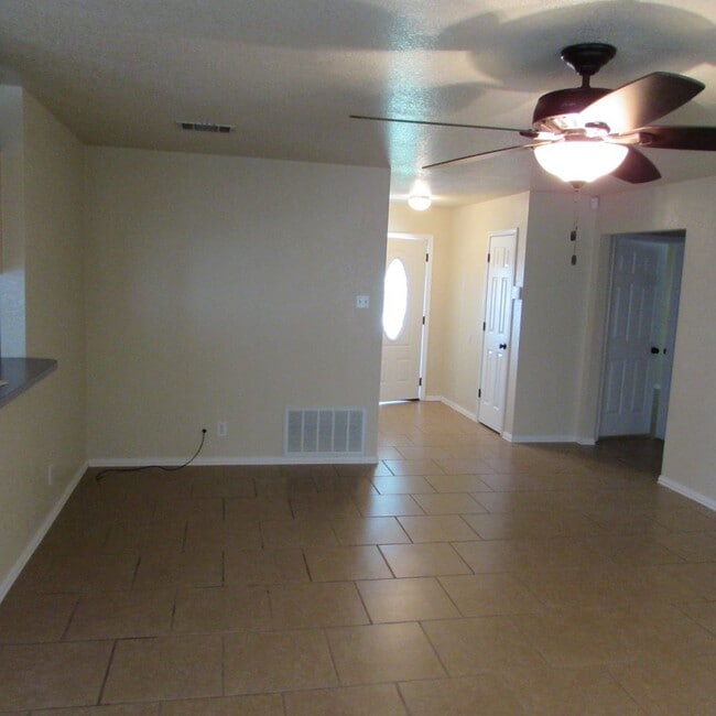 Photo - 2201 Ledgestone Dr