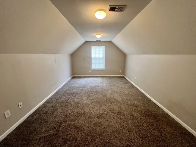 Photo - 104 Heatherlock St