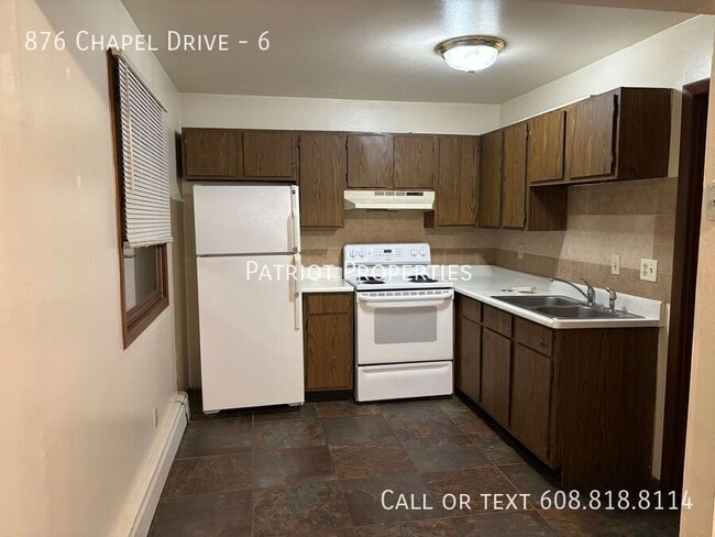 Building Photo - 876 Chapel Dr Unit 6