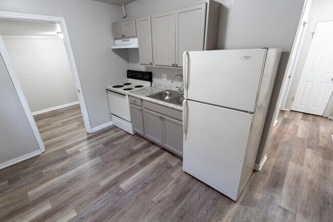 EAST SIDE 2 BEDROOM AVAILABLE NOW!