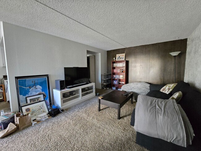 Photo - Spanish Towers 2 Bedroom Unit In Secured B... Unit 361