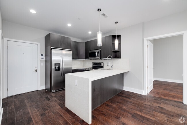 2BR, 2BA - 1,300SF - Kitchen