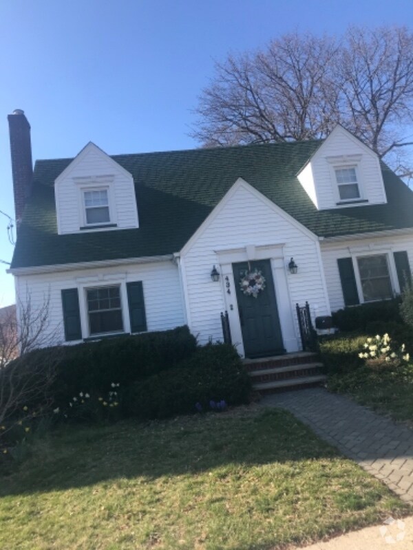 Apartments for Rent with a Garage in Hopelawn NJ Page 2