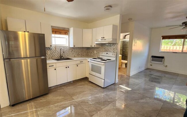 Photo - 1136 NE 13th Ave Unit B south"