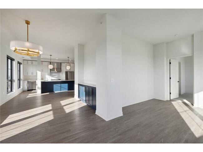 Photo - 4917 Eden Ave Unit 506