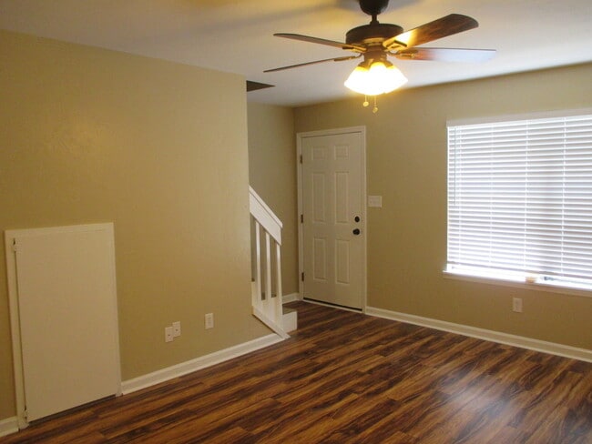 Photo - Large 2/1.5 Townhouse Minutes From FSU...Available August 15, 2026.
