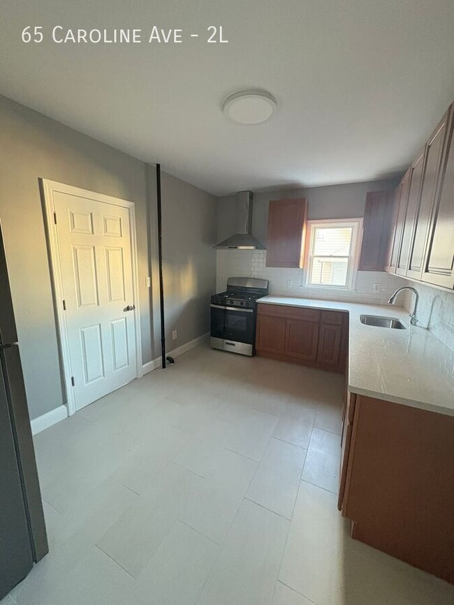 Photo - 65 Caroline Ave Unit 2L